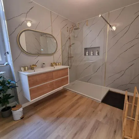 Paris'sed Le Charme Et L'elegance Du Style Parisien A Deux Pas Du Chateau